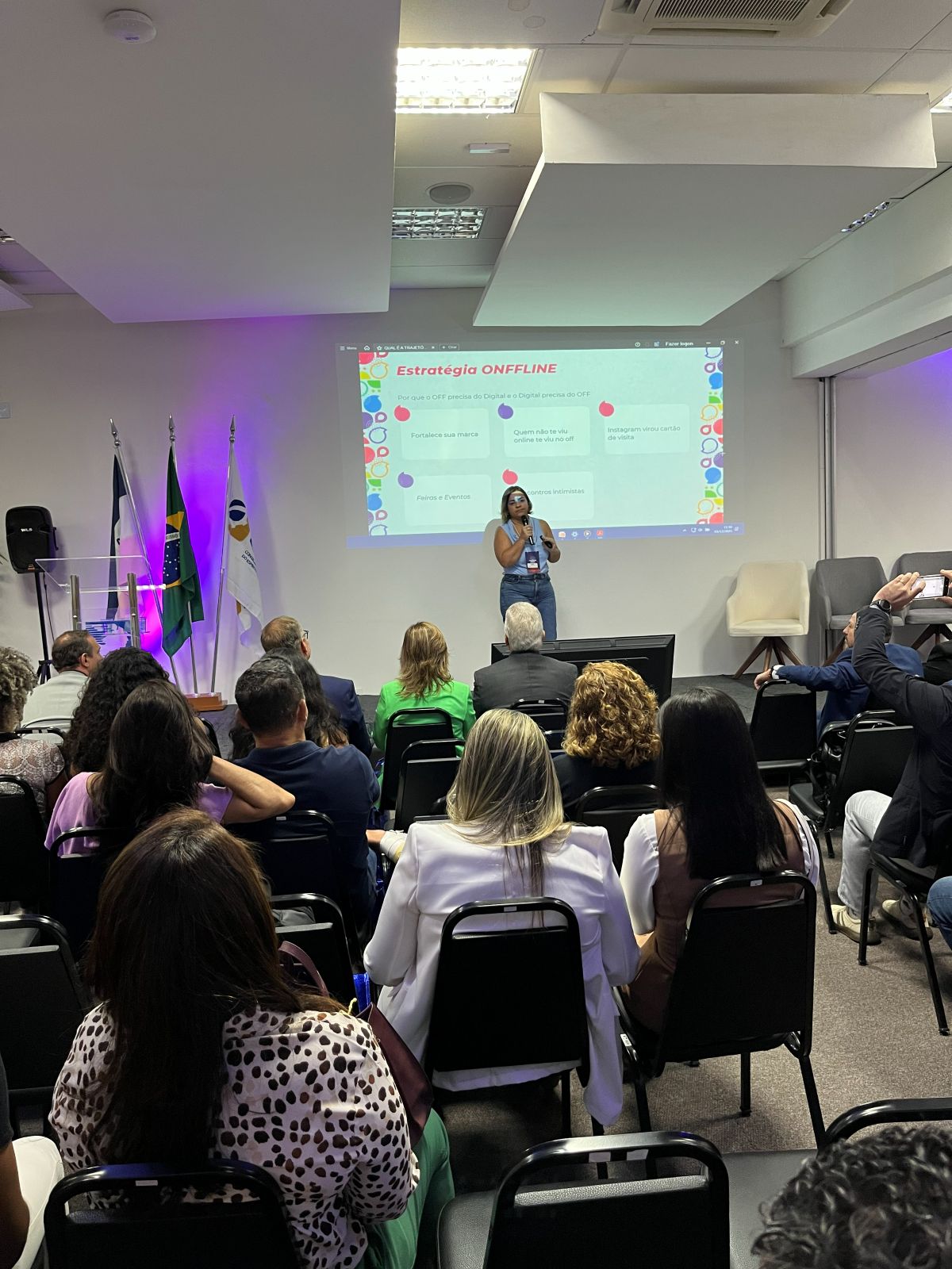 Marta Giove apresentando estratégia para contadores